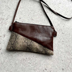 Lederimitat Krokoprgung Schlangendruck, schwarz beige
