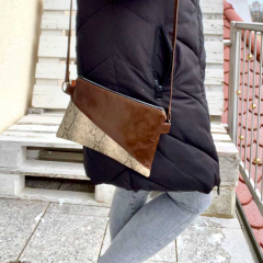 Lederimitat Krokoprgung Schlangendruck, schwarz beige