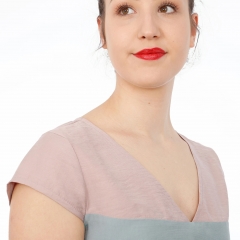 Sommerkleid mit V-Ausschnitt FRAU ALVA Papierschnittmuster Studio Schnittreif