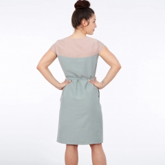Sommerkleid mit V-Ausschnitt FRAU ALVA Papierschnittmuster Studio Schnittreif