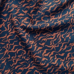 RESTSTÜCK 86 cm Viskose Twillstoff abstraktes Muster Blusenstoff, terracotta dunkelblau