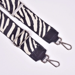 Taschengurt Taschenriemen Zebra Muster,schwarz cremeweiß mit schwarzen Lederenden
