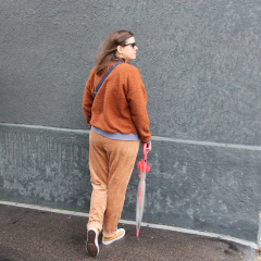 Breitcord Stoff uni, cognac braun