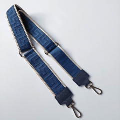 Taschengurt grafisches Muster-ecrue dk.jeansblau-dunkelblaues Leder- silber Schnalle