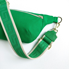 Taschengurt grafisches Muster - ecrue grün- grünes Leder - gold Schnallen