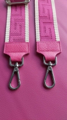 Taschengurt grafisches Muster - ecrue pink- pink Leder - silber Schnallen