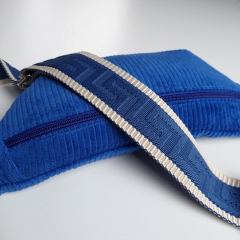 Taschengurt grafisches Muster - ecrue kobaltblau- kobaltblaues Leder - silber Schnallen