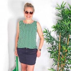 Viskosestoff mit Stretch Blusenstoff grafisches Muster, grn wei dunkelblau