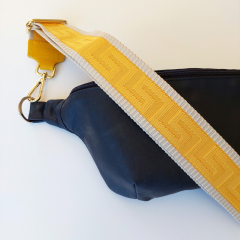 Taschengurt grafisches Muster - ecrue gelb- gelbes Leder - gold Schnallen