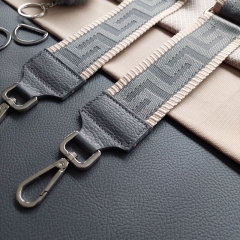 Taschengurt Taschenriemen grafisches Muster, beige dunkelgrau - dunkelgraues Leder- gold Schnallen