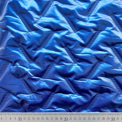 Steppstoff wattiert grafisches Muster matt glänzend, mittelblau/kobaltblau