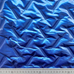 RESTSTCK 88 cm Steppstoff wattiert grafisches Muster matt glnzend, mittelblau/kobaltblau