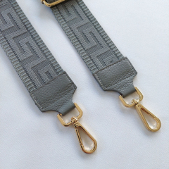 Taschengurt grafisches Muster -grau - dunkelgraues Leder - gold Schnallen