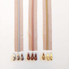 1 m Reiverschluss metallisiert GOLD 6,5 mm Spirale + 3 Schieber, beige