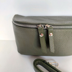 Ledertasche rechteckig mit Lederriemen - army grn -silber Schnallen