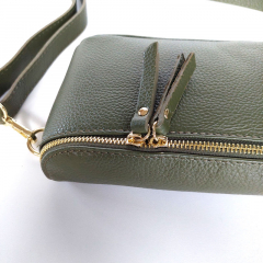 Ledertasche rechteckig mit Lederriemen - army grn -gold Schnallen