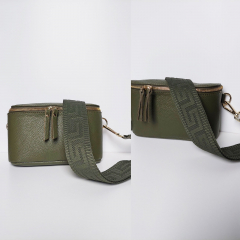 Ledertasche rechteckig mit Lederriemen - army grn -gold Schnallen