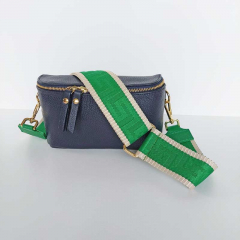 Ledertasche rechteckig mit Lederriemen - dunkelblau -gold Schnallen