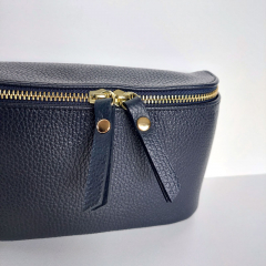 Ledertasche rechteckig mit Lederriemen - dunkelblau -gold Schnallen