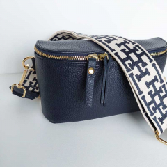 Ledertasche rechteckig mit Lederriemen - dunkelblau -gold Schnallen
