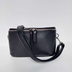 Ledertasche rechteckig mit Lederriemen - schwarz -silber Schnallen