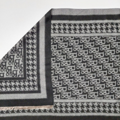 Schal Hahnentrittmuster grafisches Muster schwarz grau