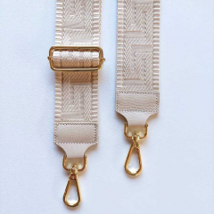 Taschengurt Taschenriemen grafisches Muster 3D- cremewei - cremeweies Leder - gold Schnallen