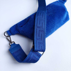 Taschengurt Taschenriemen grafisches Muster 3D- kobaltblau - kobaltblaues Leder -gold Schnallen