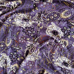 Viskosejersey Stoff Blumen Paisleymuster, lila