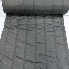 Steppstoff Streifen wattiert matt, armygreen
