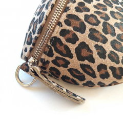 Bauchtasche Wildleder kleines Leomuster Animal Print - schwarz braun beige -silber Schnallen-Made in Italy