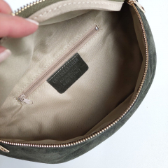 Bauchtasche Wildleder mit Wildlederriemen -army grn - gold Schnallen-Made in Italy