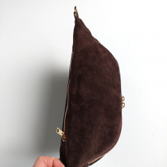 Bauchtasche Wildleder mit Wildlederriemen -dunkelbraun - gold Schnallen-Made in Italy