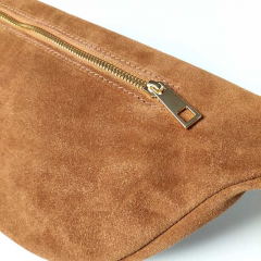 Bauchtasche Wildleder mit Wildlederriemen -karamell - gold Schnallen-Made in Italy