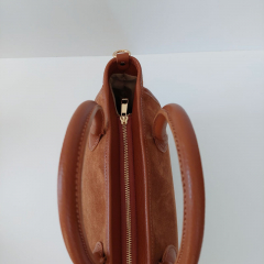 Wildledertasche Handtasche rechteckig goldene Schnallen, cognac braun
