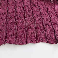 Strickstoff Zopfmuster Meterware, bordeaux