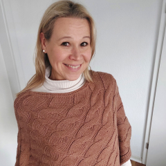Poncho Strickstoff Zopfmuster Cape Umhang elegant klassisch, Havanna braun