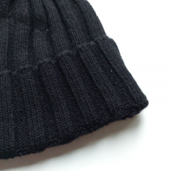 Mtze aus Kaschmirmix Strickstoff- schwarz - made in Italy