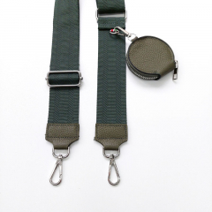 Rundes Ledertschchen Rundbrse Taschenanhnger - khakigrn - silber Schnallen