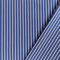 Baumwollstoff mit Stretch Lngsstreifen, wei mittelblau