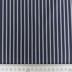 Baumwollstoff mit Stretch Lngsstreifen, wei dunkelblau