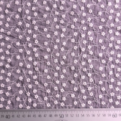 bestickter Baumwollstoff Voil Blmchen Stickerei, natur pflaume lila