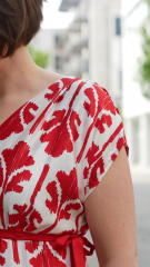 EINZELSTCK 250 cm Viskose Satin Stoff Blusenstoff Blumen Bordre, rot wei - Made in Italy B-Ware