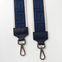 Taschengurt Taschenriemen grafisches Muster 3D ecrue dunkelblau -dunkelblaues Leder- silber Schnallen