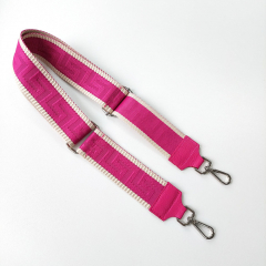 Taschengurt grafisches Muster - ecrue dunkelpink- dunkelpink Leder - silber Schnallen