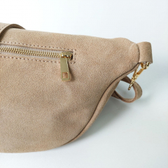 Bauchtasche Wildleder mit Wildlederriemen -hellbeige- gold Schnallen-Made in Italy