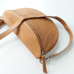 Bauchtasche Leder mit Lederriemen - camel braun - silber Schnallen-Made in Italy