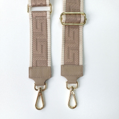Taschengurt grafisches Muster 3D - ecrue beige, taupe Leder, gold Schnallen