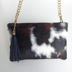 Kuhfelltasche schwarzes Leder goldene Kette
