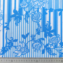 Viskose Stoff Viskosekrepp Blusenstoff Webware Blumenranken Streifen, hellblau wei